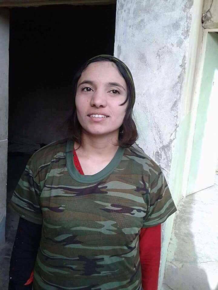 فتيات في أحضان مسلحي داعش